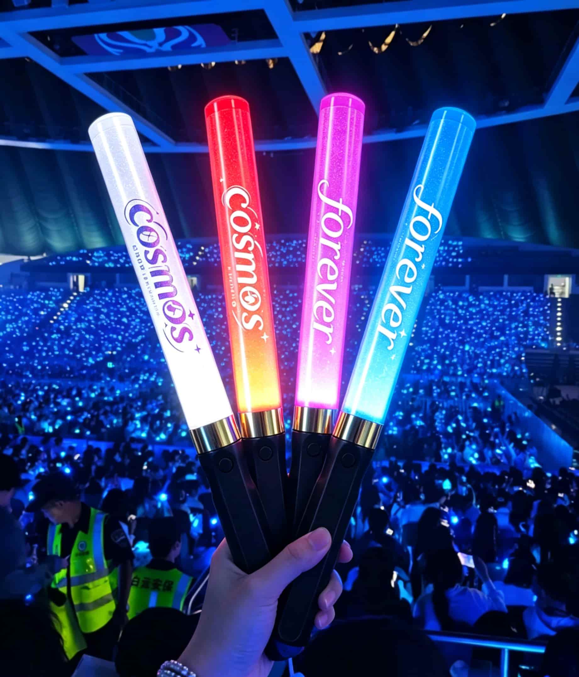 Synchronized light sticks